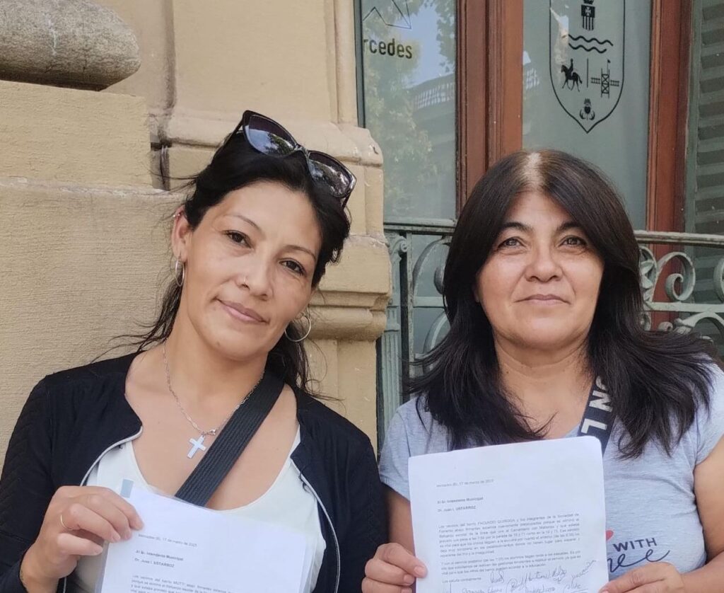 Vecinas piden por transporte
