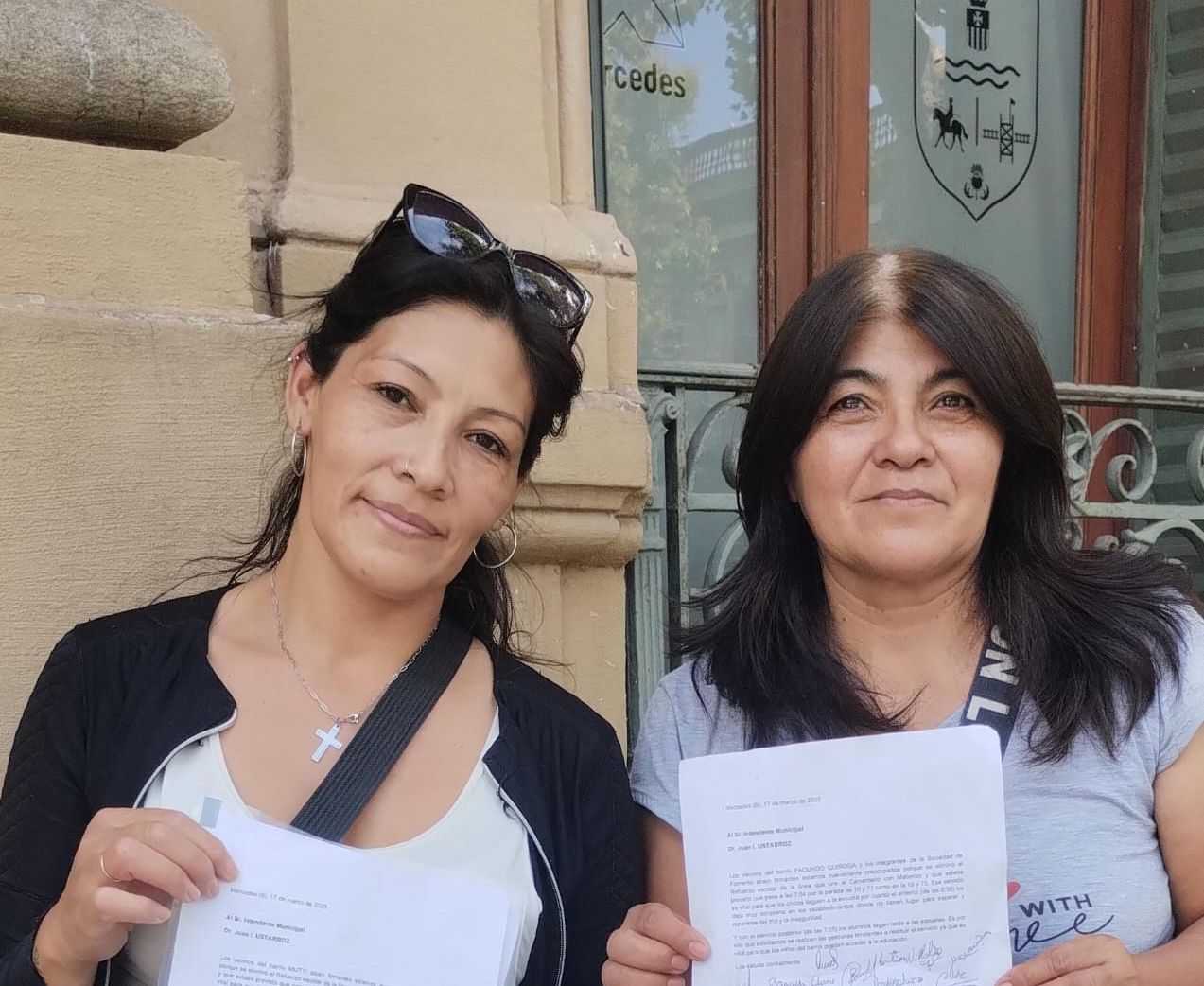 Vecinas piden por transporte